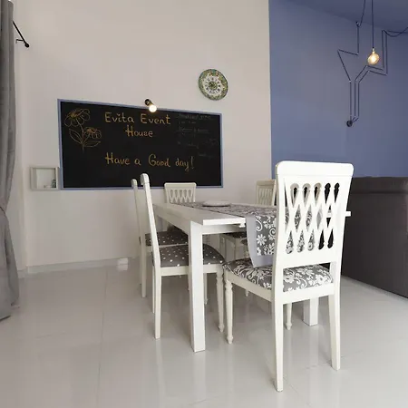Bed & Breakfast Evita House *