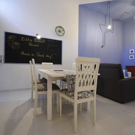 Evita House Couette-café Pompéi